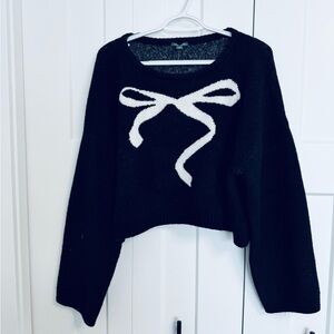 NWT Women’s Crewneck Cropped Pullover Holiday Sweater- Wild Fable, Black Bow